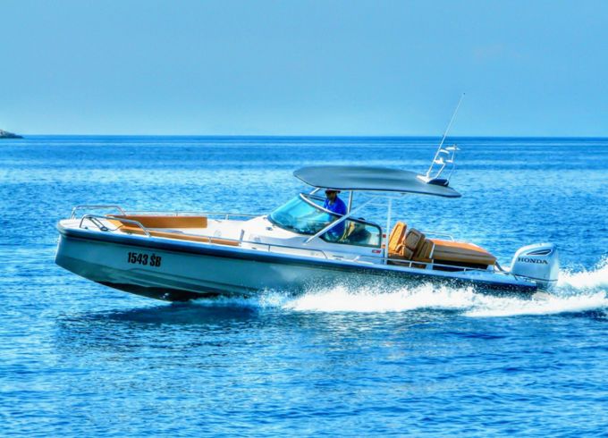 Axopar 28