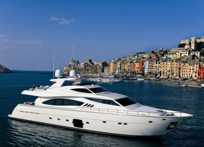 Ferretti Yacht