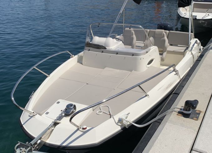 Quicksilver Activ 605 Sundeck