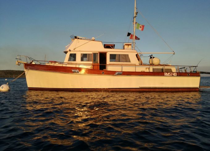 Grand Banks 43