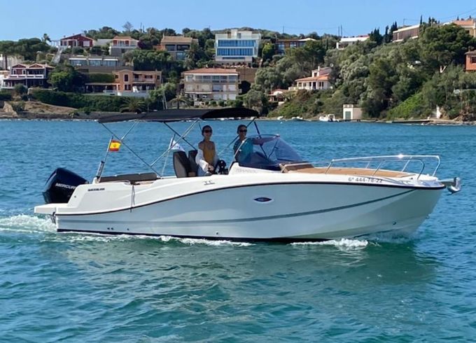 Quicksilver Activ 755 Sundeck
