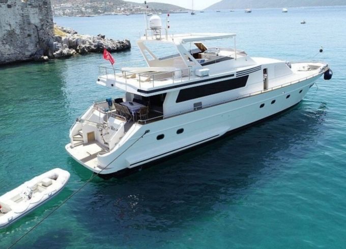 Custom Made Motoryacht