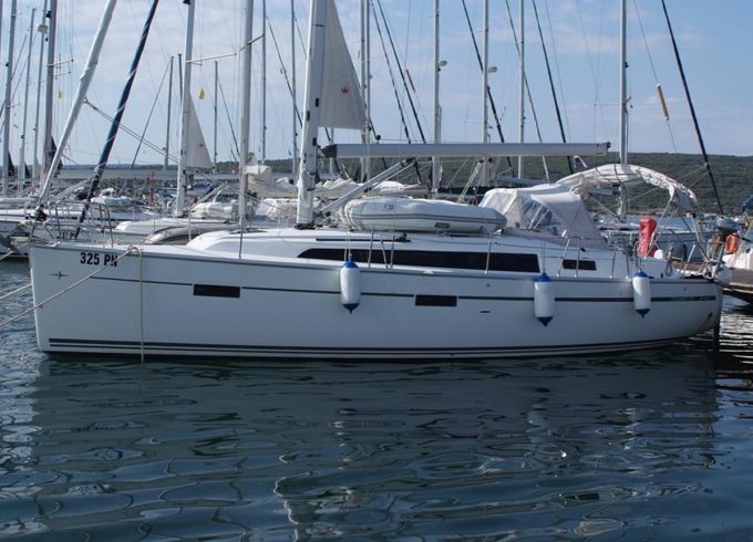 Bavaria Cruiser 37