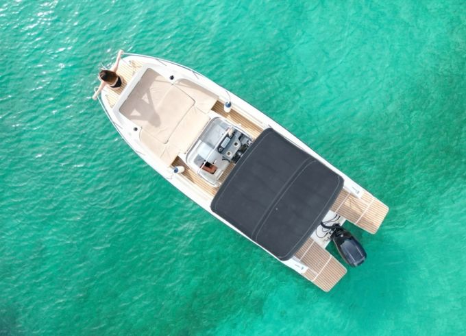 Quicksilver Activ 675 Open