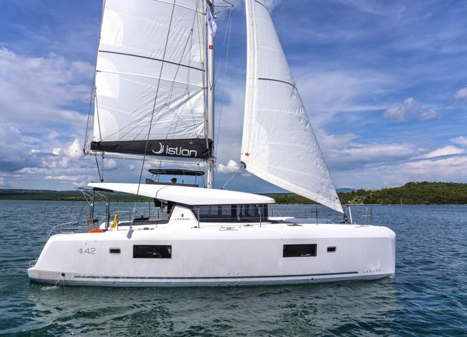 Lagoon 42