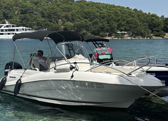 Quicksilver Activ 555 Open