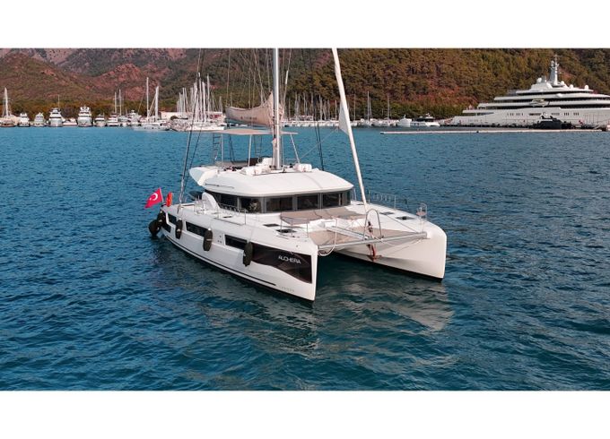 Lagoon 50