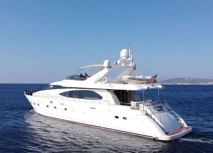 Azimut Titan
