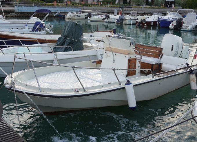 Boston Whaler 18 Outrage
