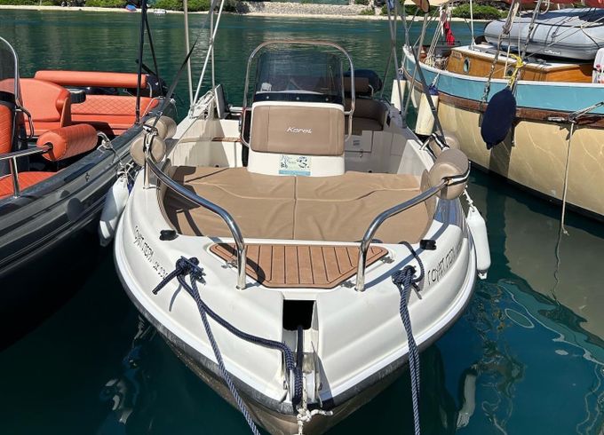 Karel Ithaca 550
