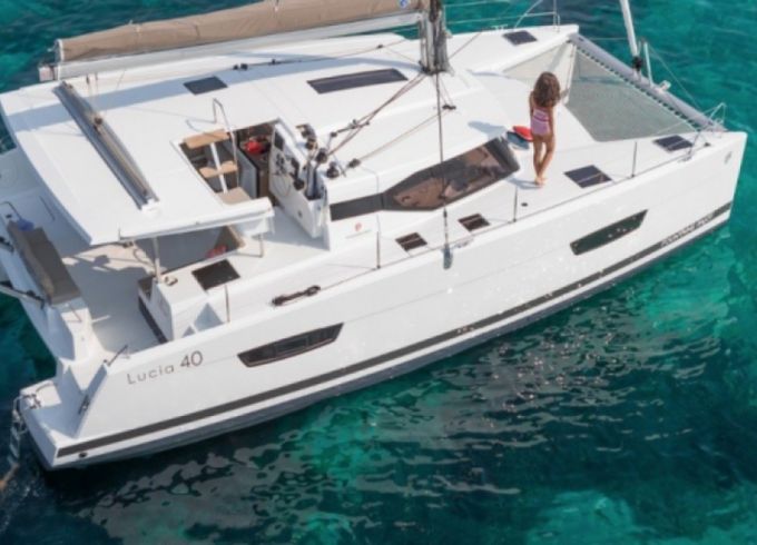 Fountaine Pajot Lucia 40