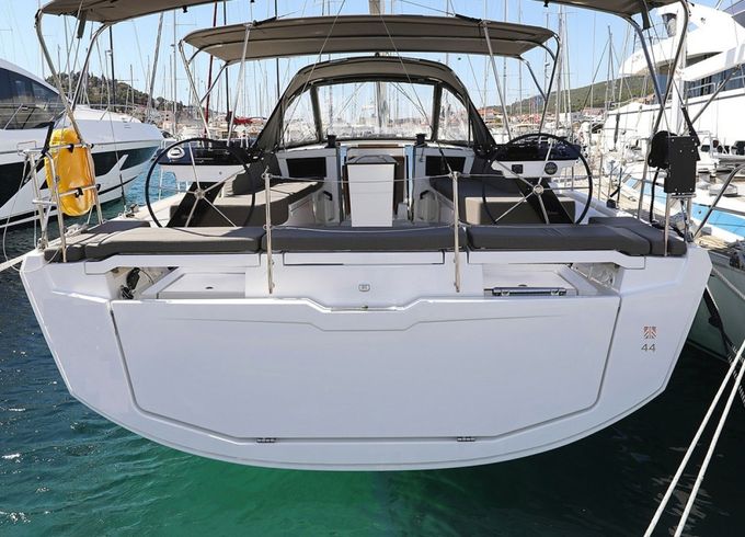 Dufour 44