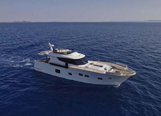 Monachus 70 Fly