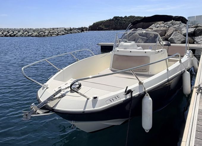 Quicksilver Activ 675 Open