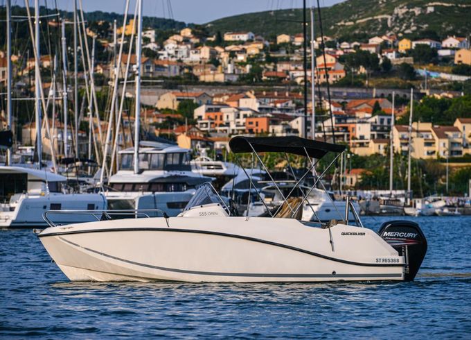 Quicksilver Activ 555 Open