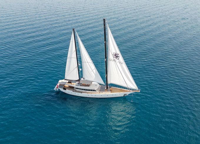 Motor sailer