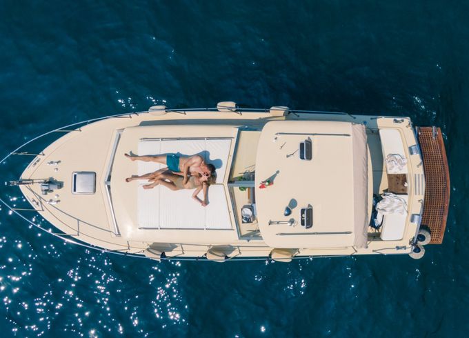 Chris Craft Commander 31