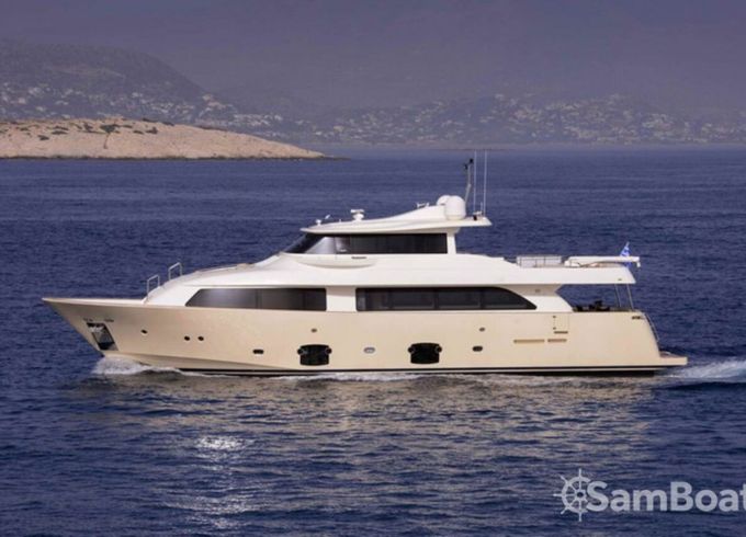 Ferretti Yacht