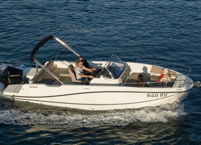 Quicksilver Activ 755 Open