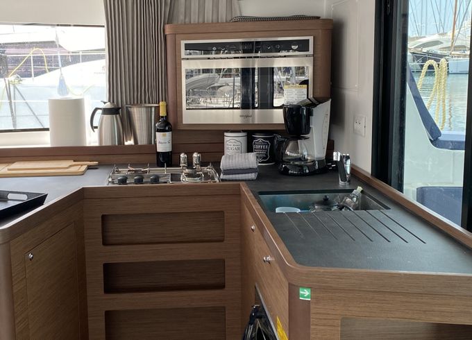 Lagoon 42