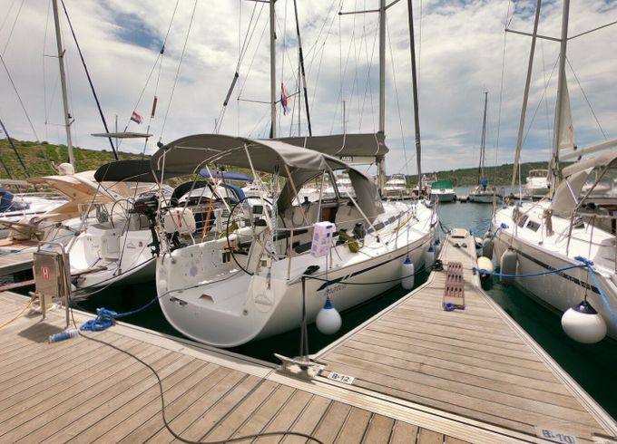 Bavaria 38 Match - 2 cab.