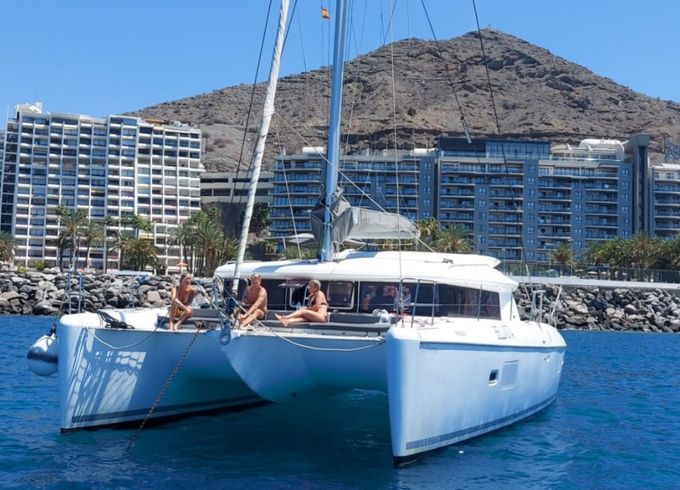 Lagoon 421