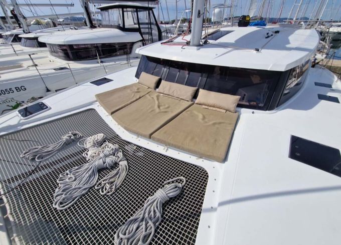 Fountaine Pajot Lucia 40