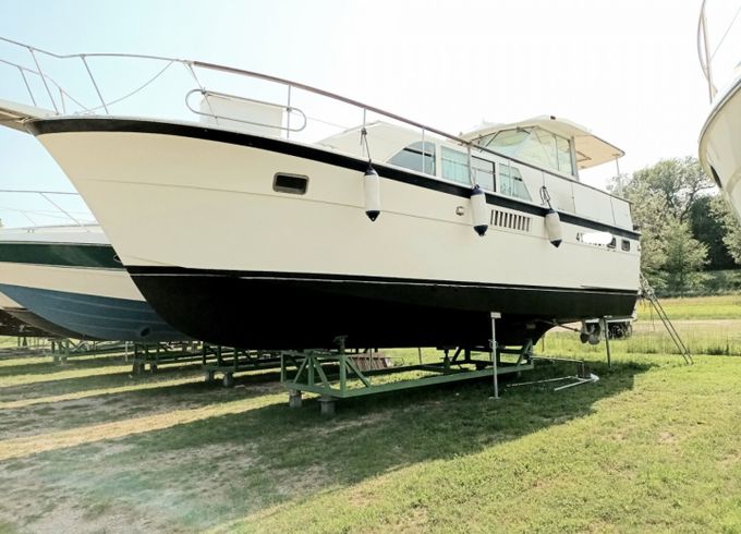 Hatteras 43