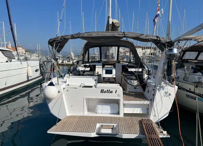 Dufour 390