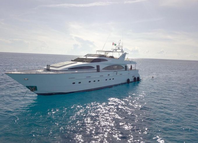 Azimut 100 Jumbo
