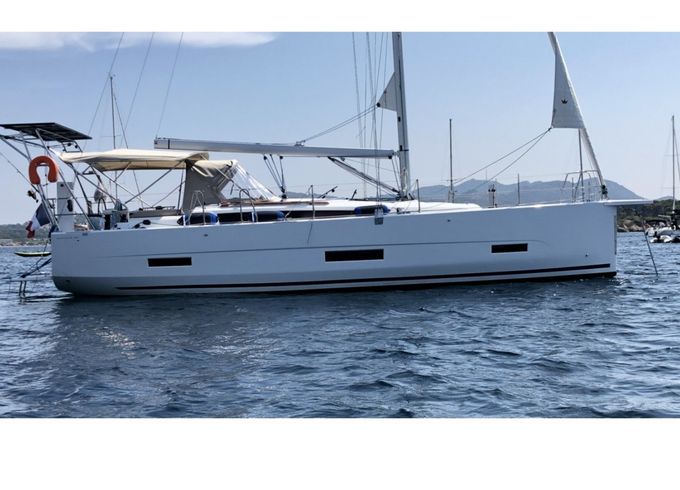 Dufour 390