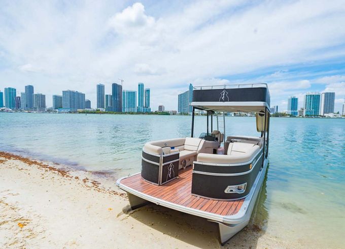 27ft Party Pontoon