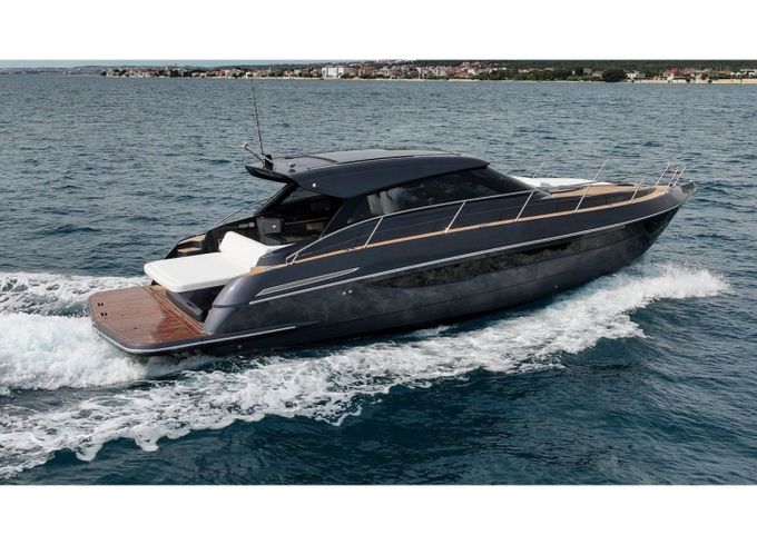 Focus Power 44 / 2 cabin version