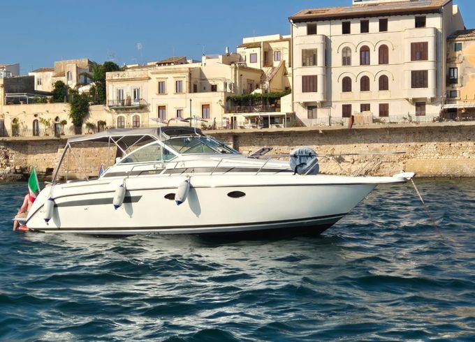 Tiara 27
