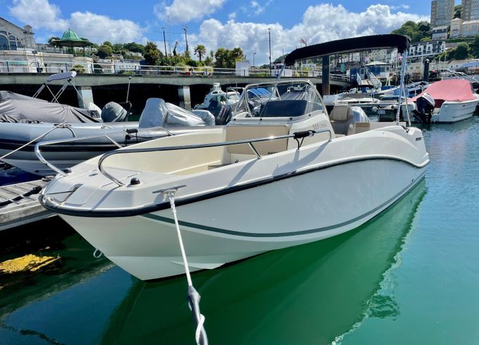Quicksilver Activ 555 Open