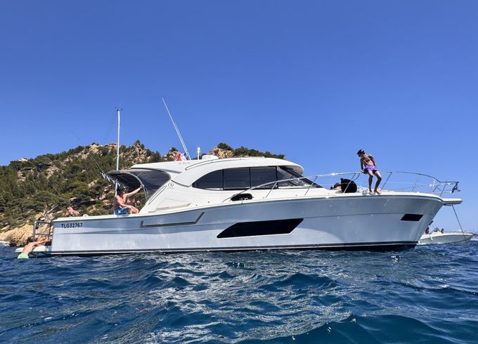 Riviera 445