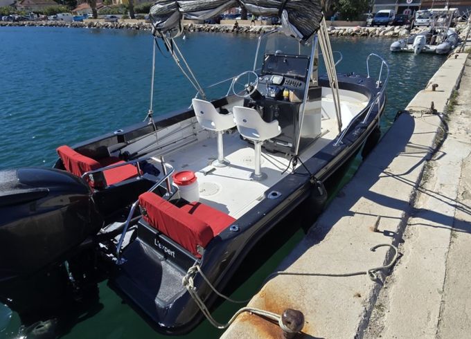 Boston Whaler 18 Outrage