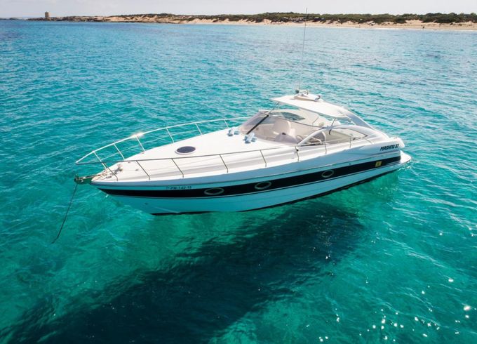 Pershing 37