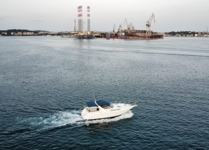 Chris Craft Express 360