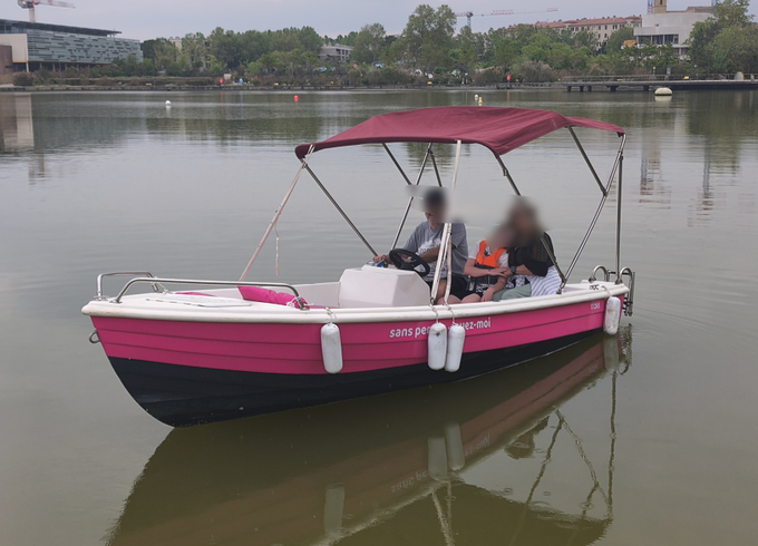 Naval plastica Livia 450