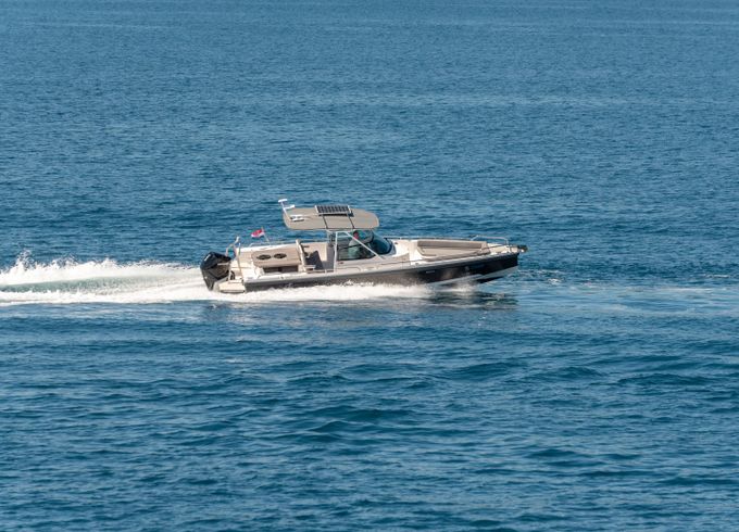 Axopar 28 T-Top