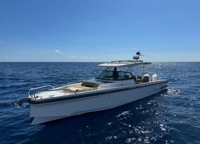 Axopar 37 Sun-Top