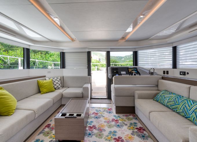 Leopard 53 Motor Yacht