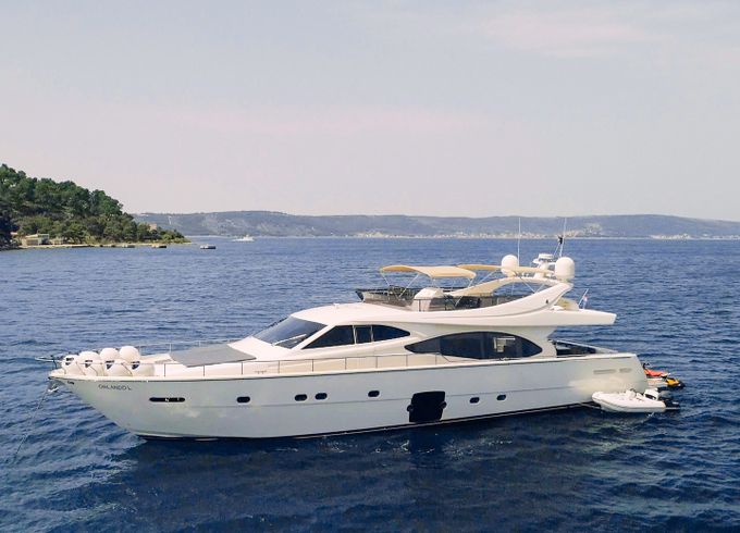 Ferretti 780
