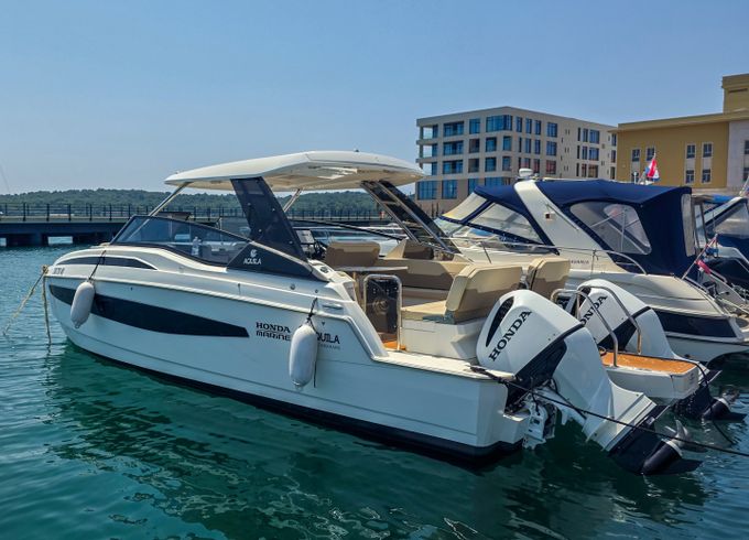 Aquila 32 Sport