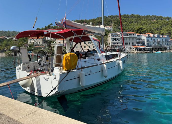 Bénéteau Oceanis 35