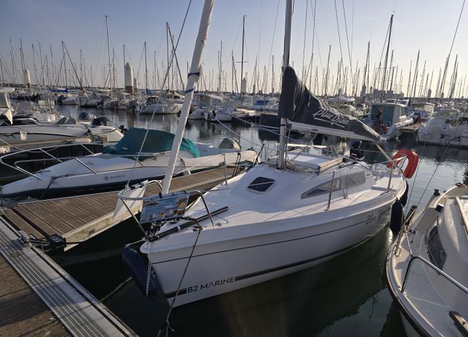 B2 Marine Blue Djinn