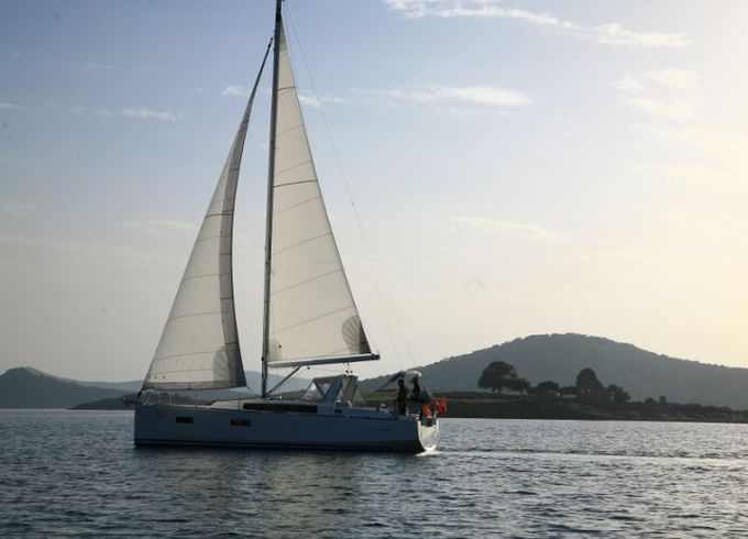 Bénéteau Oceanis 38