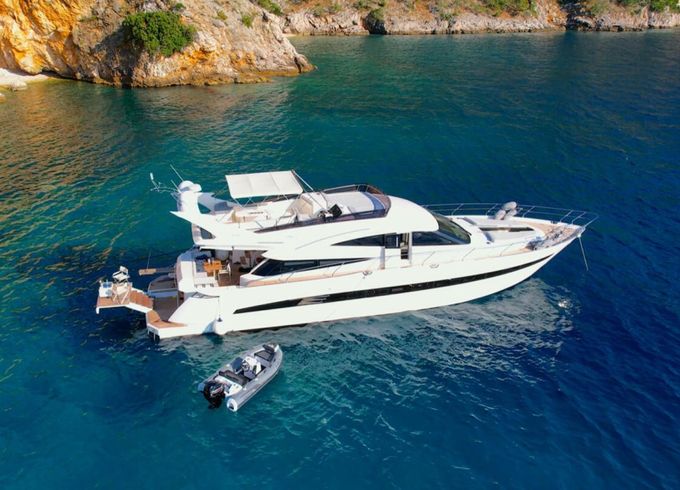 Galeon 640 Fly