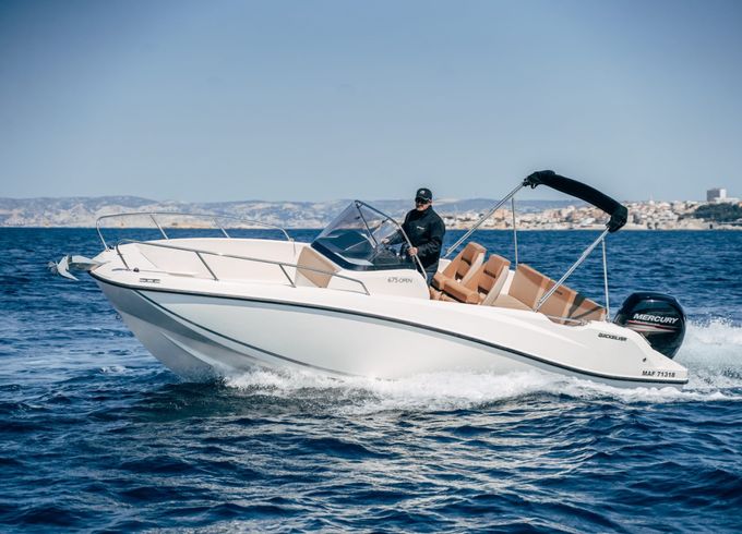 Quicksilver Activ 675 Open